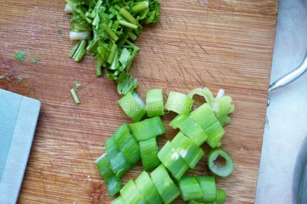 金针菇炖冻豆腐的做法图解3