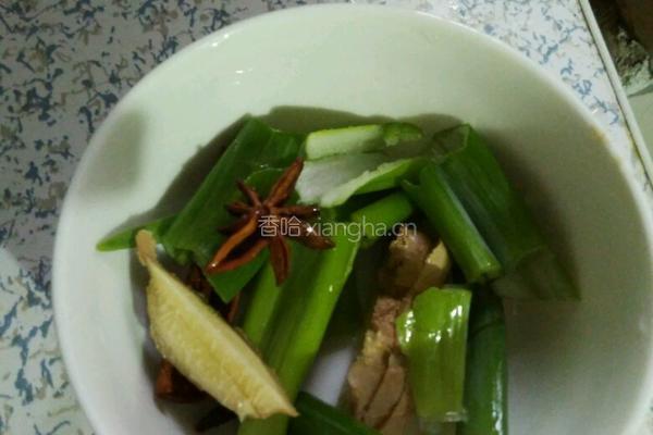 煮菱角的做法图解2