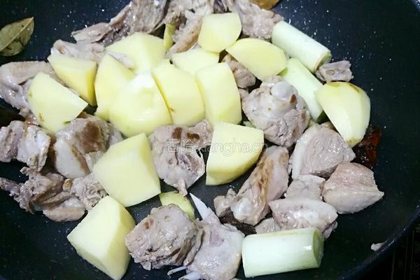 土豆啤酒鸭的做法图解7