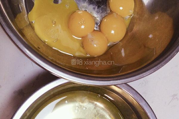 电饭煲戚风蛋糕的做法图解2