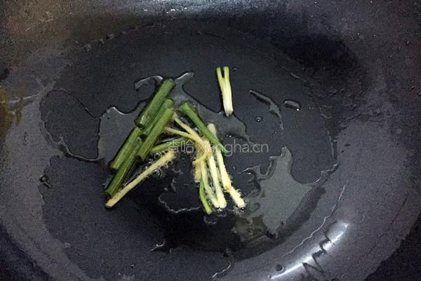 砂锅娃娃菜的做法图解2