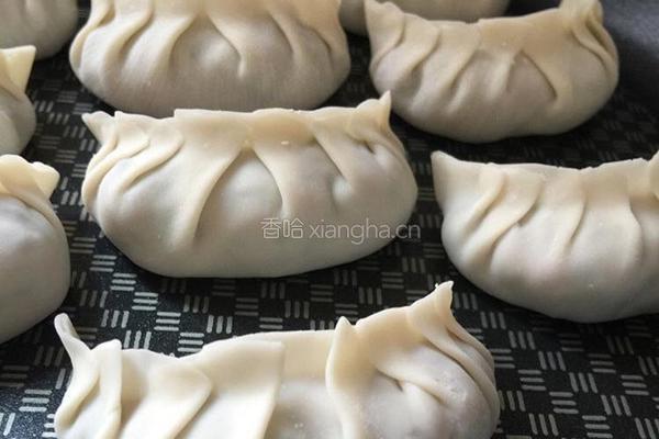 私房牛肉水饺的做法图解3