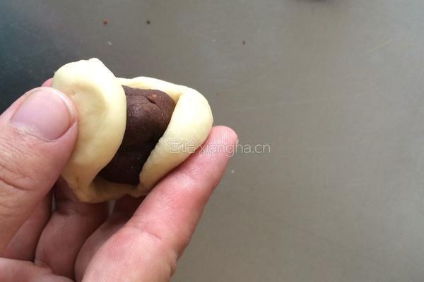 蛋黄酥(一盘12个)的做法图解8
