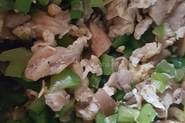 青椒蘑菇鸡蛋馅饼的做法图解3