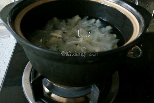 雪耳莲子羹的做法图解5