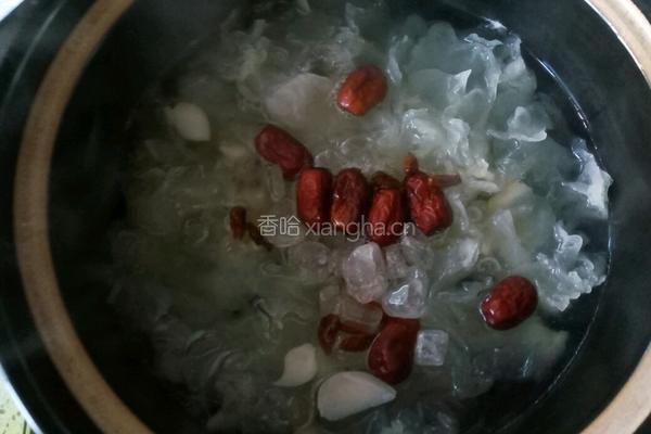 雪耳莲子羹的做法图解6