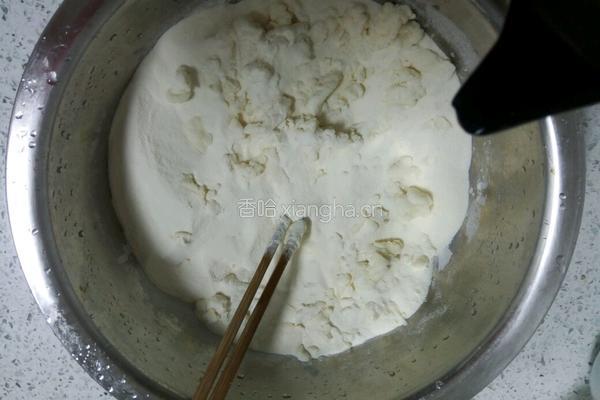 芝麻葱油小花卷的做法图解2
