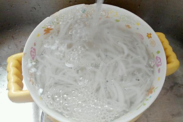 银鱼酱的做法图解2