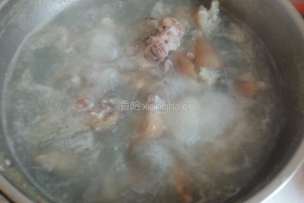 冰糖炖猪蹄的做法图解3