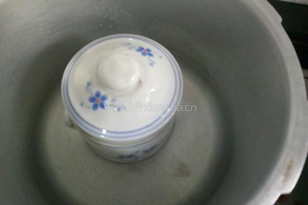 花胶炖牛奶的做法图解4
