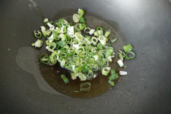 葱油鸡蛋饼的做法图解3