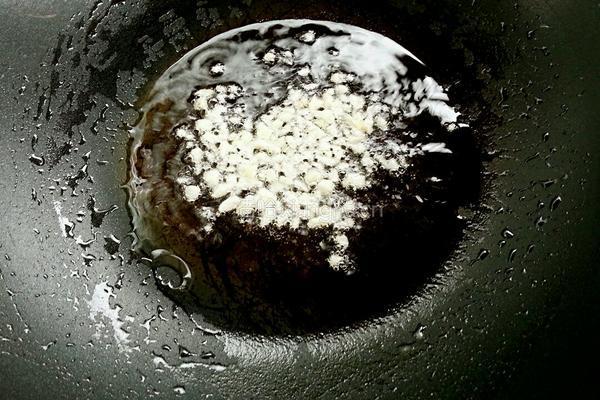 素炒豌豆苗的做法图解3