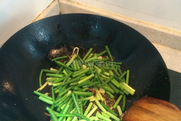 肉丝炒蒜苔的做法图解11