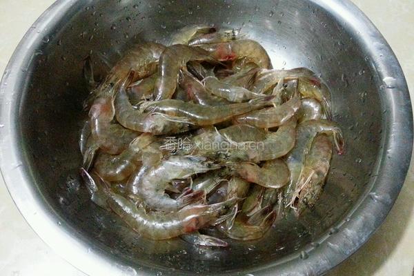 酥炸小虾的做法图解1