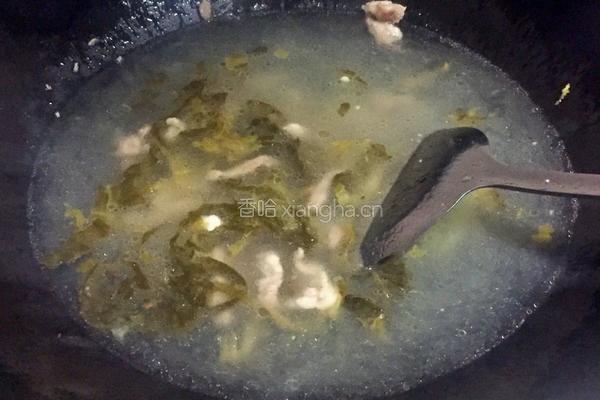 酸菜肉丝米粉汤的做法图解3