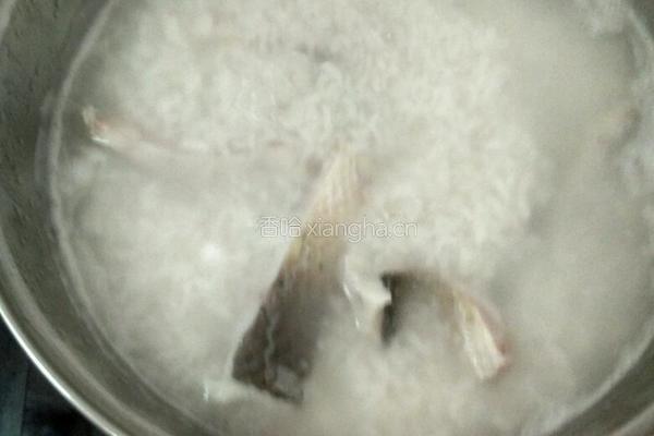 香菇草鱼粥的做法图解4