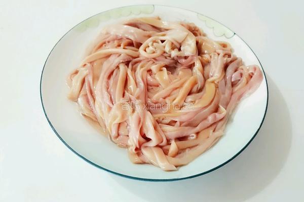鲜椒鸭肠的做法图解1