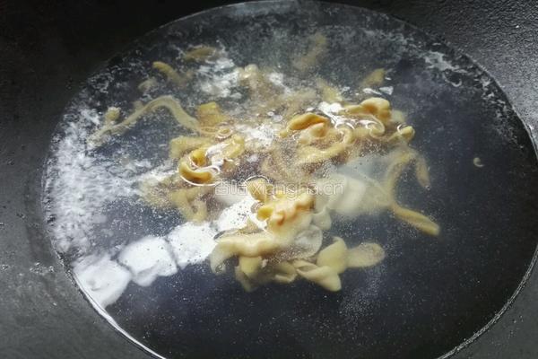 鲜椒鸭肠的做法图解3