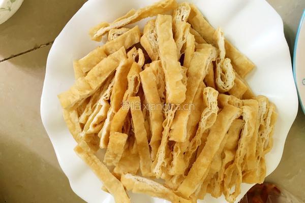 辣椒炒豆腐干的做法图解1