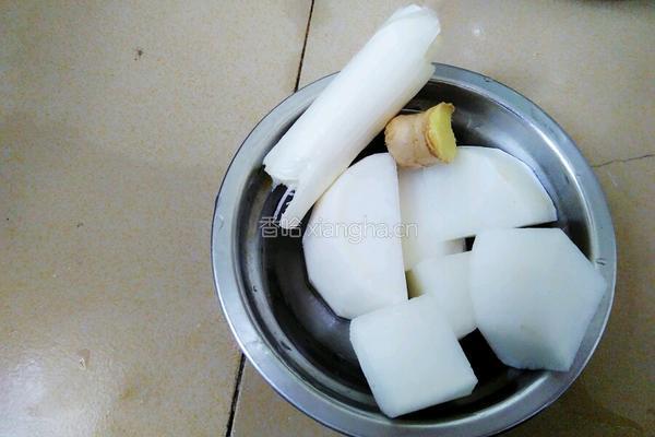 牛骨萝卜汤的做法图解3