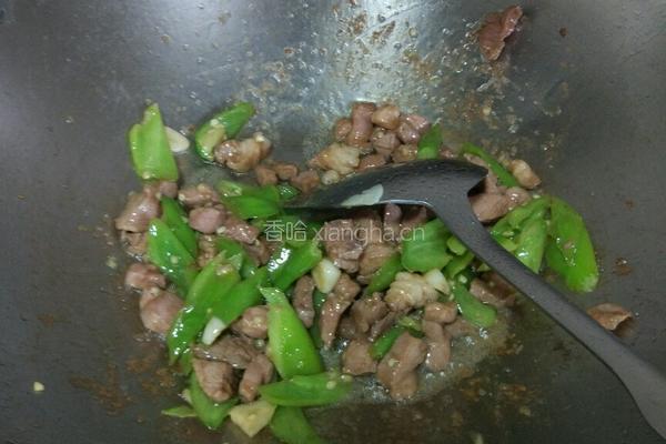 青椒炒肉丁的做法图解8
