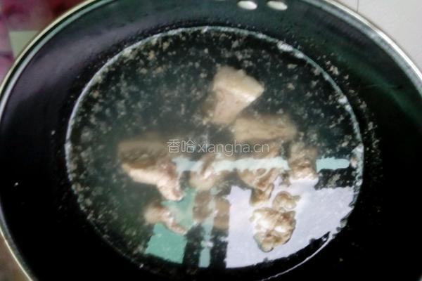 山药苦瓜排骨汤的做法图解3