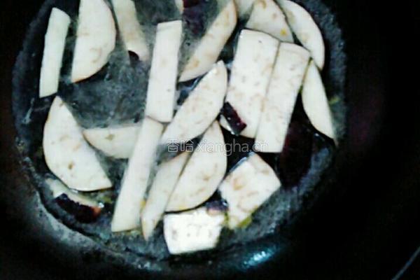 紫苏叶烧茄子的做法图解3