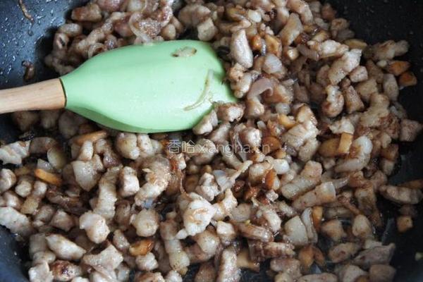 香菇卤肉饭的做法图解4