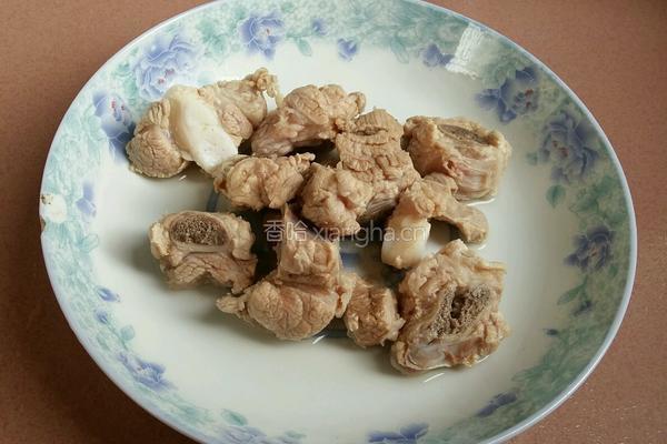南瓜排骨煲的做法图解3