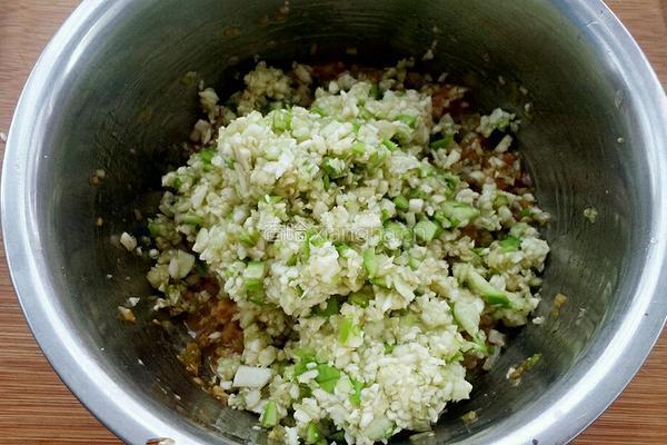 茄子肉包子的做法图解9