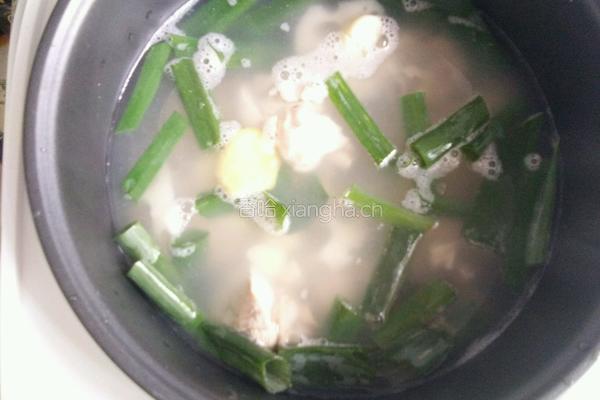 莲藕炖鸡汤的做法图解6
