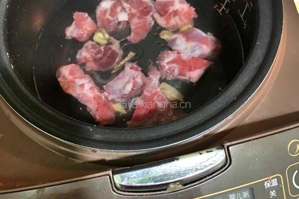 毛豆排骨汤的做法图解3