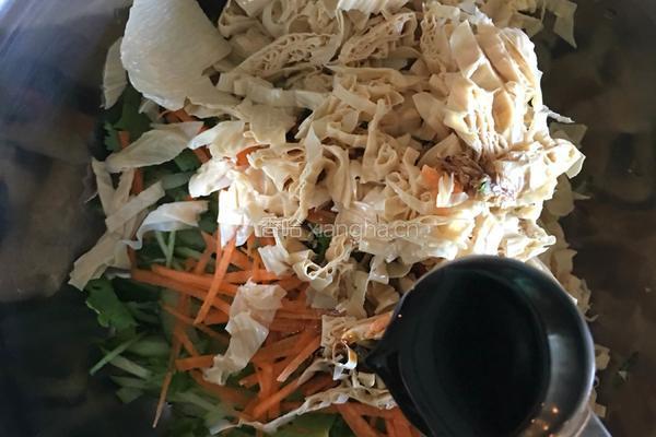 黄瓜拌豆腐皮的做法图解6