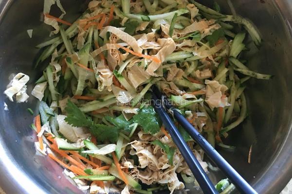 黄瓜拌豆腐皮的做法图解8