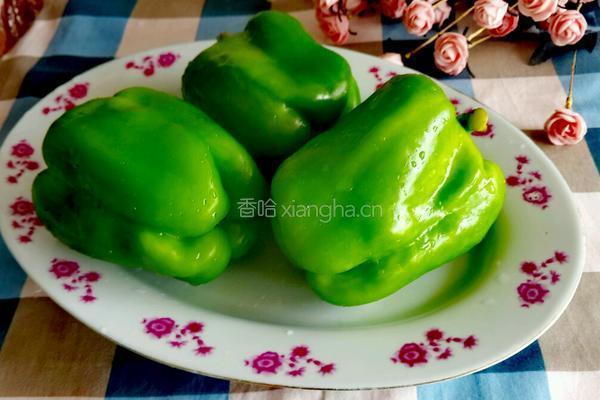 凉拌青椒的做法图解1