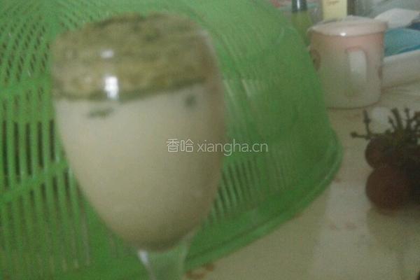 自制核桃葡萄酸乳特别奶昔的做法图解7