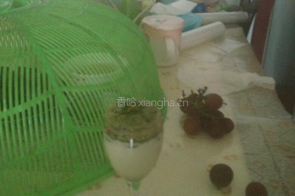 自制核桃葡萄酸乳特别奶昔的做法图解8