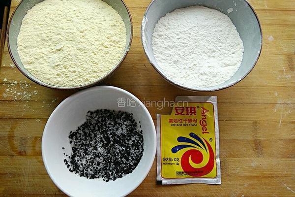 玉米面发饼的做法图解1