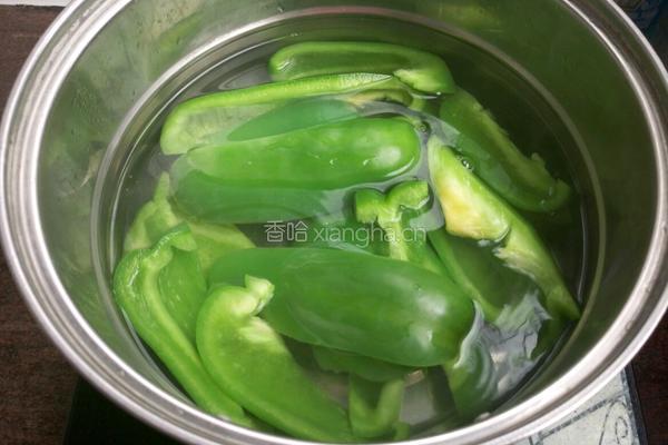 青椒馅饺子的做法图解5