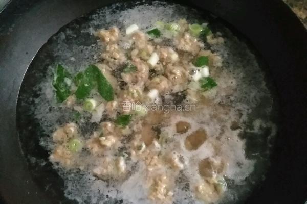 白菜炖肉丸子的做法图解4