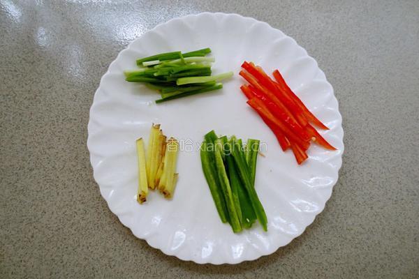 鱼腥草炒肉丝的做法图解3