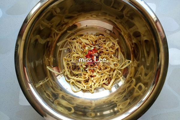 凉拌百叶丝的做法图解4
