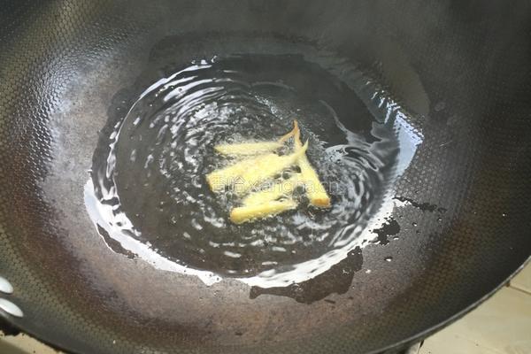 水面筋炒辣椒的做法图解6