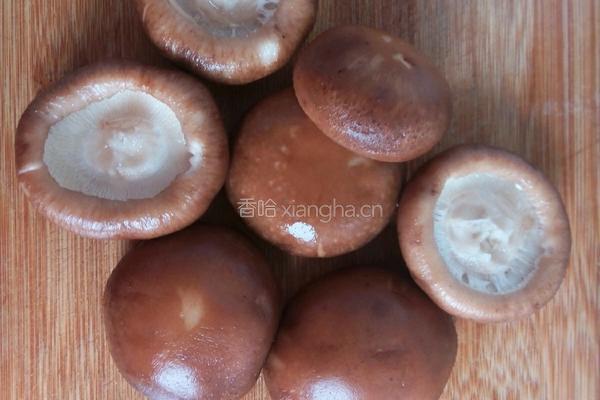 香菇肉馅饺子的做法图解2