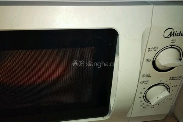 微波炉披萨的做法图解3