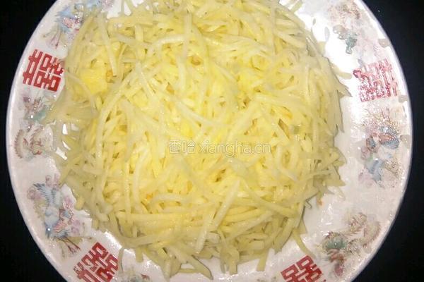 胡萝卜丝炒土豆丝的做法图解3