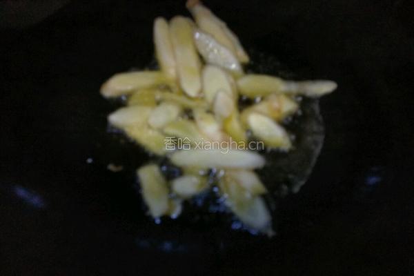 姜葱爆鱿鱼筒的做法图解7