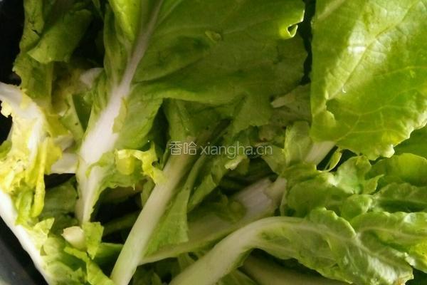 小白菜炒香菇的做法图解1