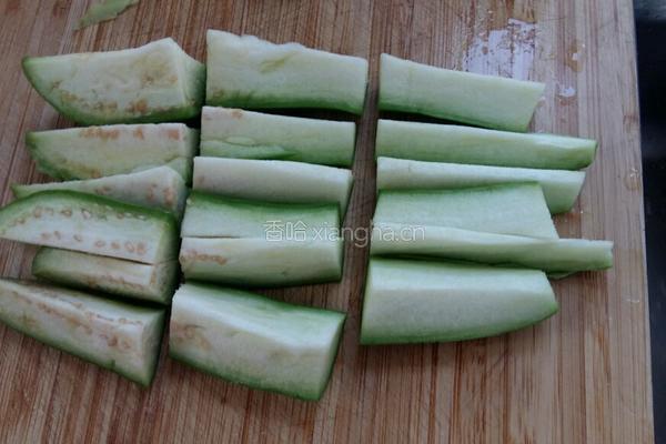 肉末茄子的做法图解1