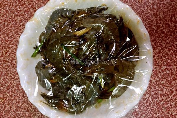 微波番茄虾的做法图解3